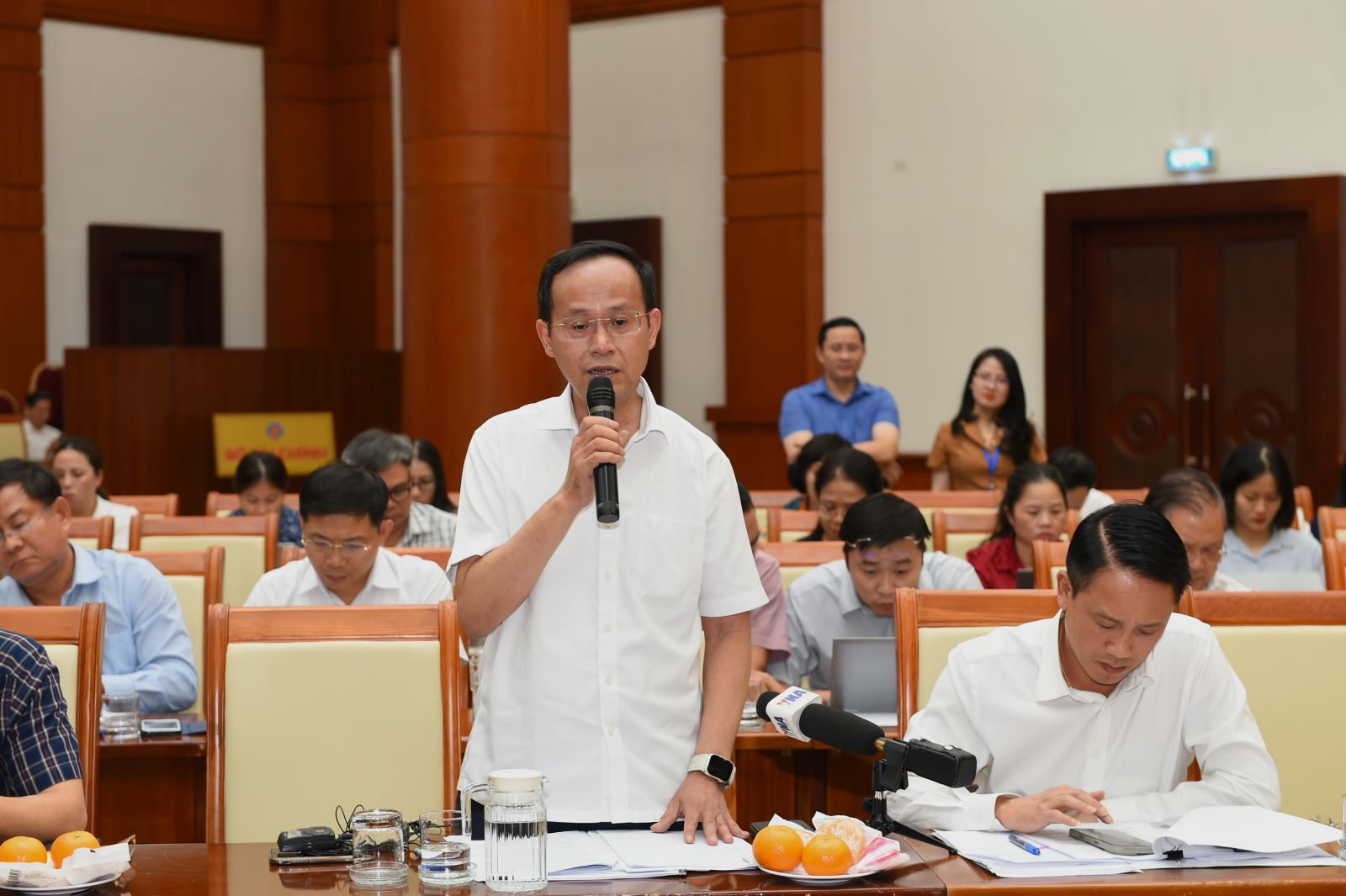 Ông Lưu Đức Huy, Cục trưởng Cục Quản lý, Giám sát chính sách thuế, phí và lệ phí (Bộ Tài chính) trả lời tại Họp báo Bộ Tài chính chiều 3/10. Ảnh: Bộ Tài chính